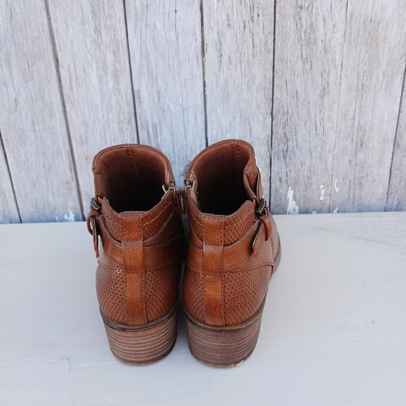 Baretraps Womens Sz 7M Maci Brown Booties Ankle Boots Shoes Vegan Leather Faux - Picture 7 of 9